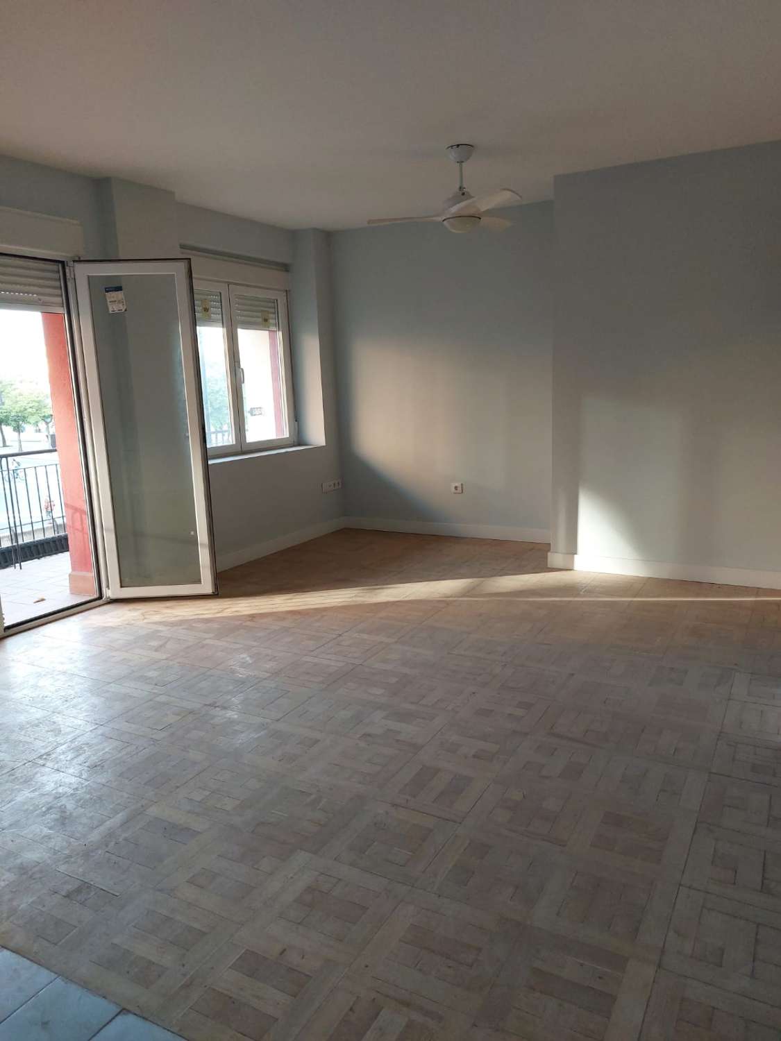 SEVILLA CENTRUM ZEER GROOT GERENOVEERD APPARTEMENT