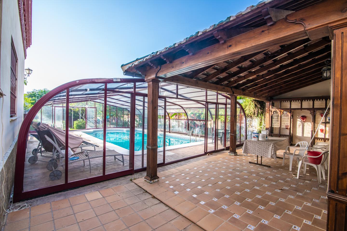 IN SANLUCAR DE BARRAMEDA - VILLA TE KOOP TWEEDE LIJN VAN STRAND