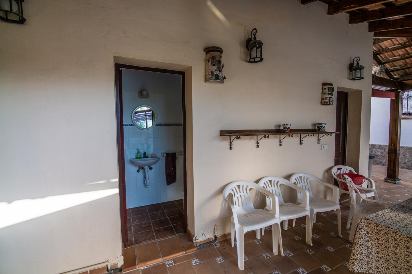 IN SANLUCAR DE BARRAMEDA - VILLA TE KOOP TWEEDE LIJN VAN STRAND