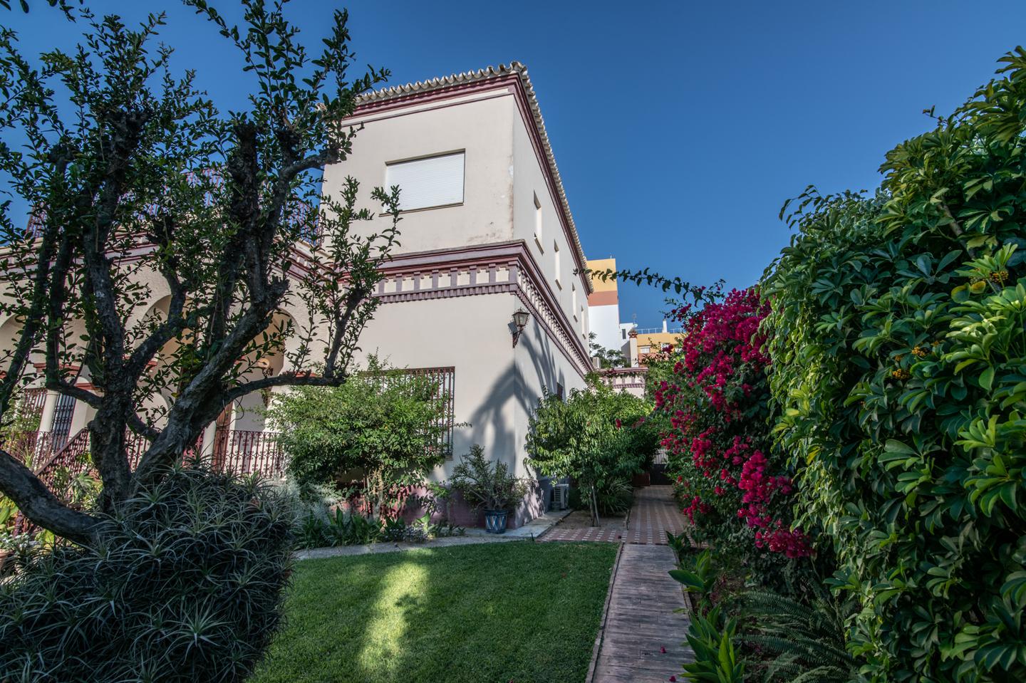 IN SANLUCAR DE BARRAMEDA - VILLA ZUM VERKAUF IN ZWEITER STRANDLINIE