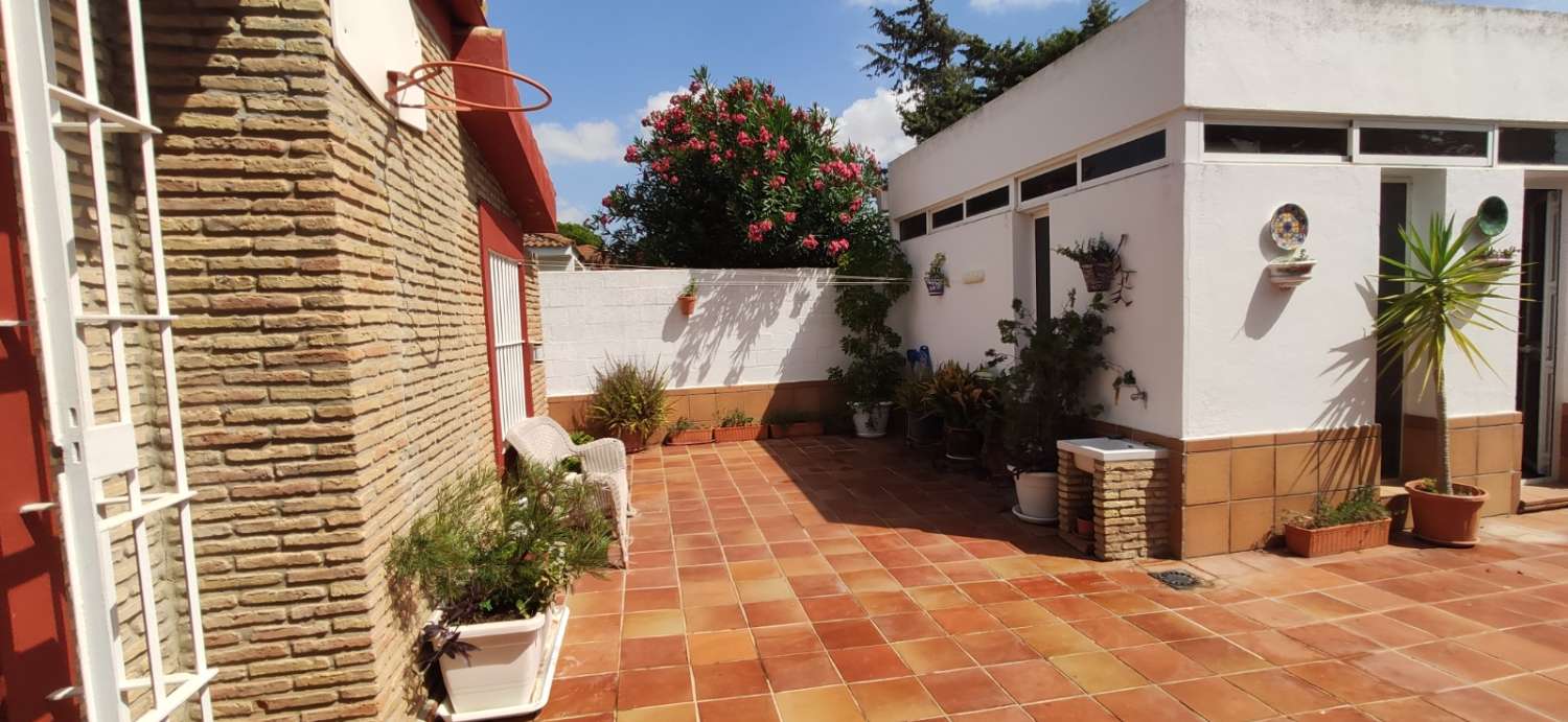 SANTA MARIA PORT - DETACHED CHALET FOR SALE