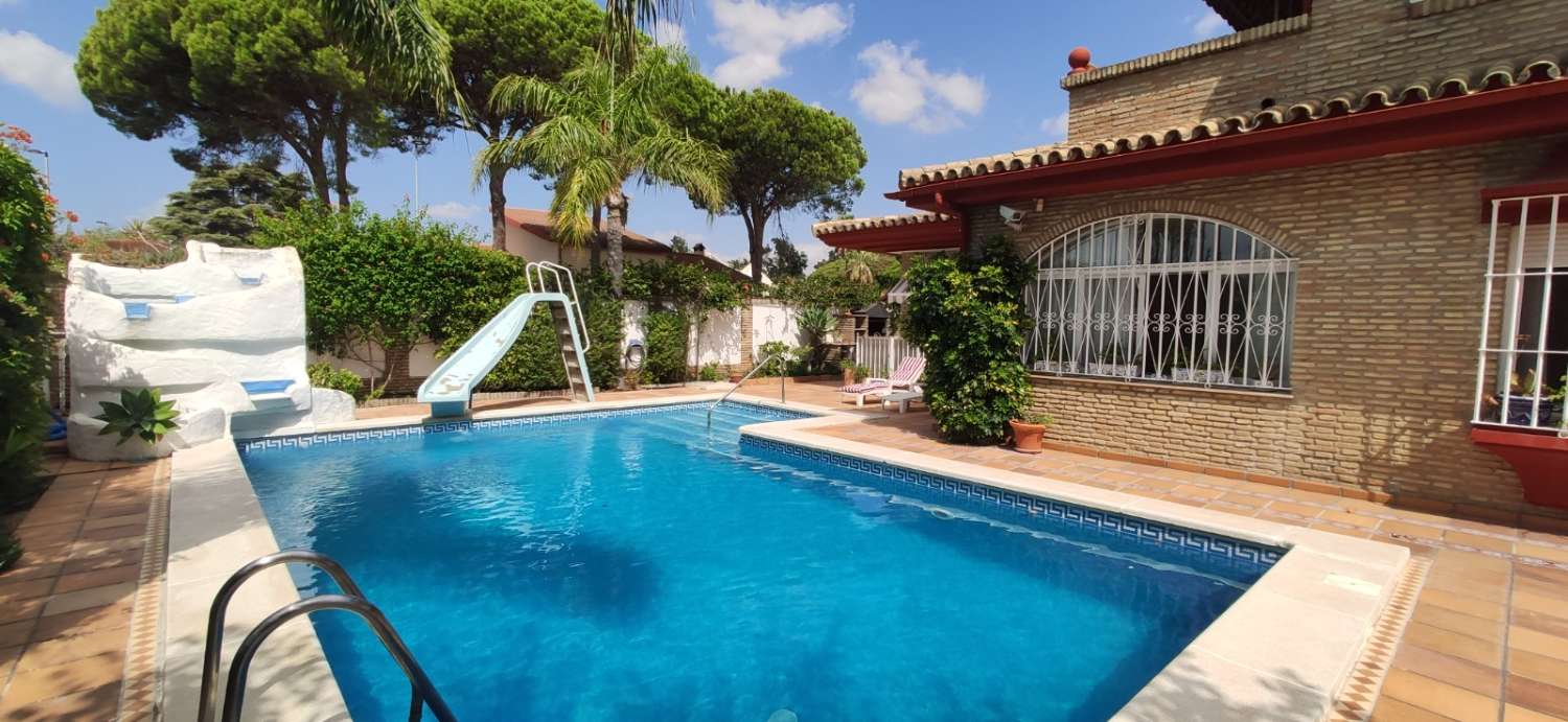 SANTA MARIA PORT - DETACHED CHALET FOR SALE