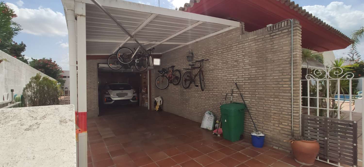 EL PUERTO DE SANTA MARIA - CHALET INDEPENDIENTE A LA VENTA