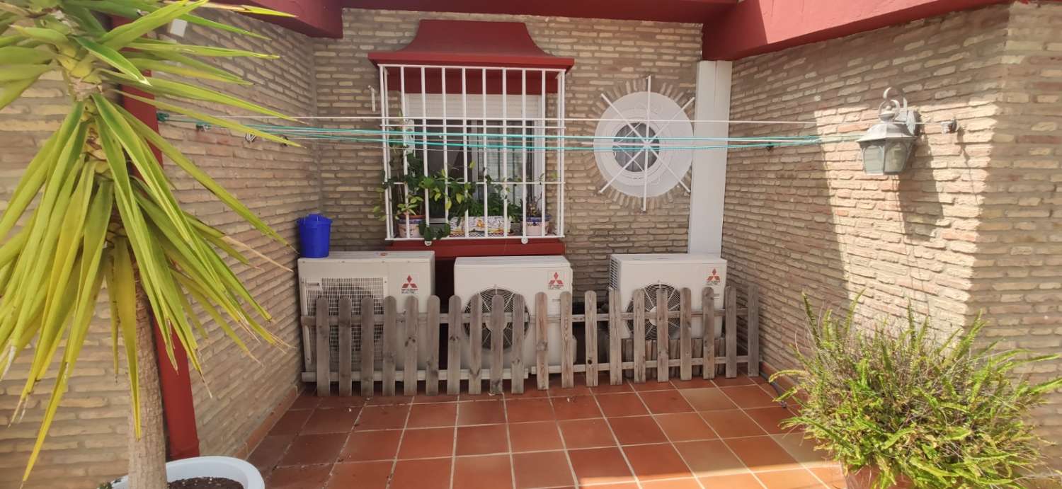 EL PUERTO DE SANTA MARIA - CHALET INDEPENDIENTE A LA VENTA