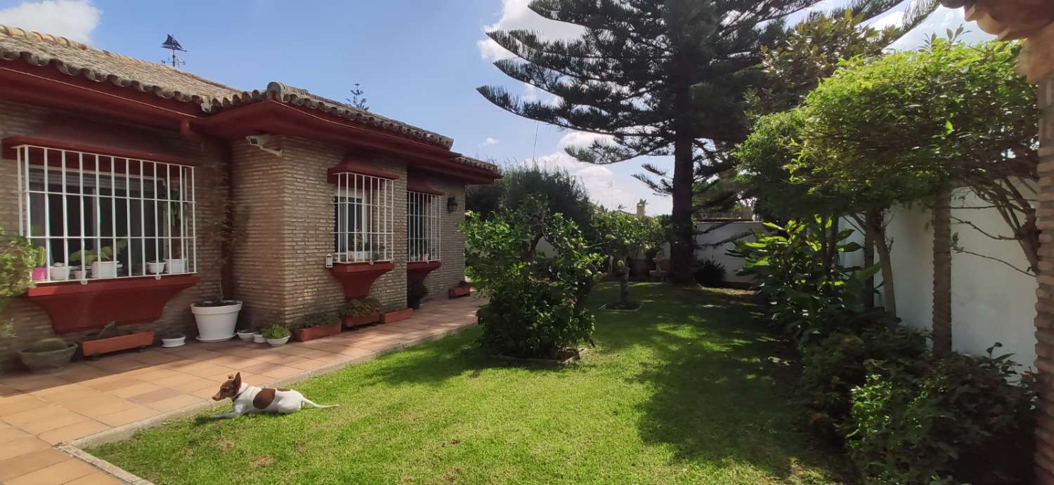 EL PUERTO DE SANTA MARIA - CHALET INDEPENDIENTE A LA VENTA