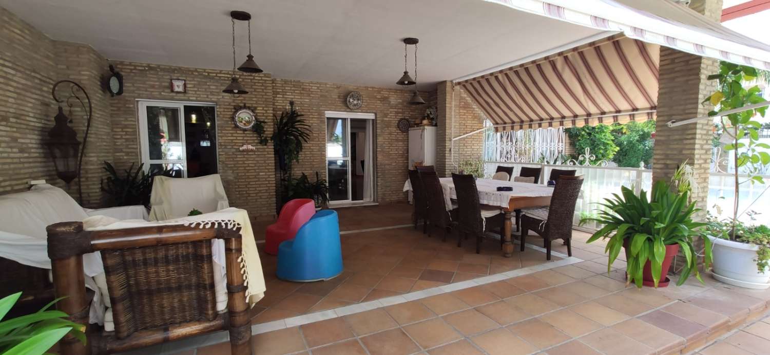 EL PUERTO DE SANTA MARIA - CHALET INDEPENDIENTE A LA VENTA