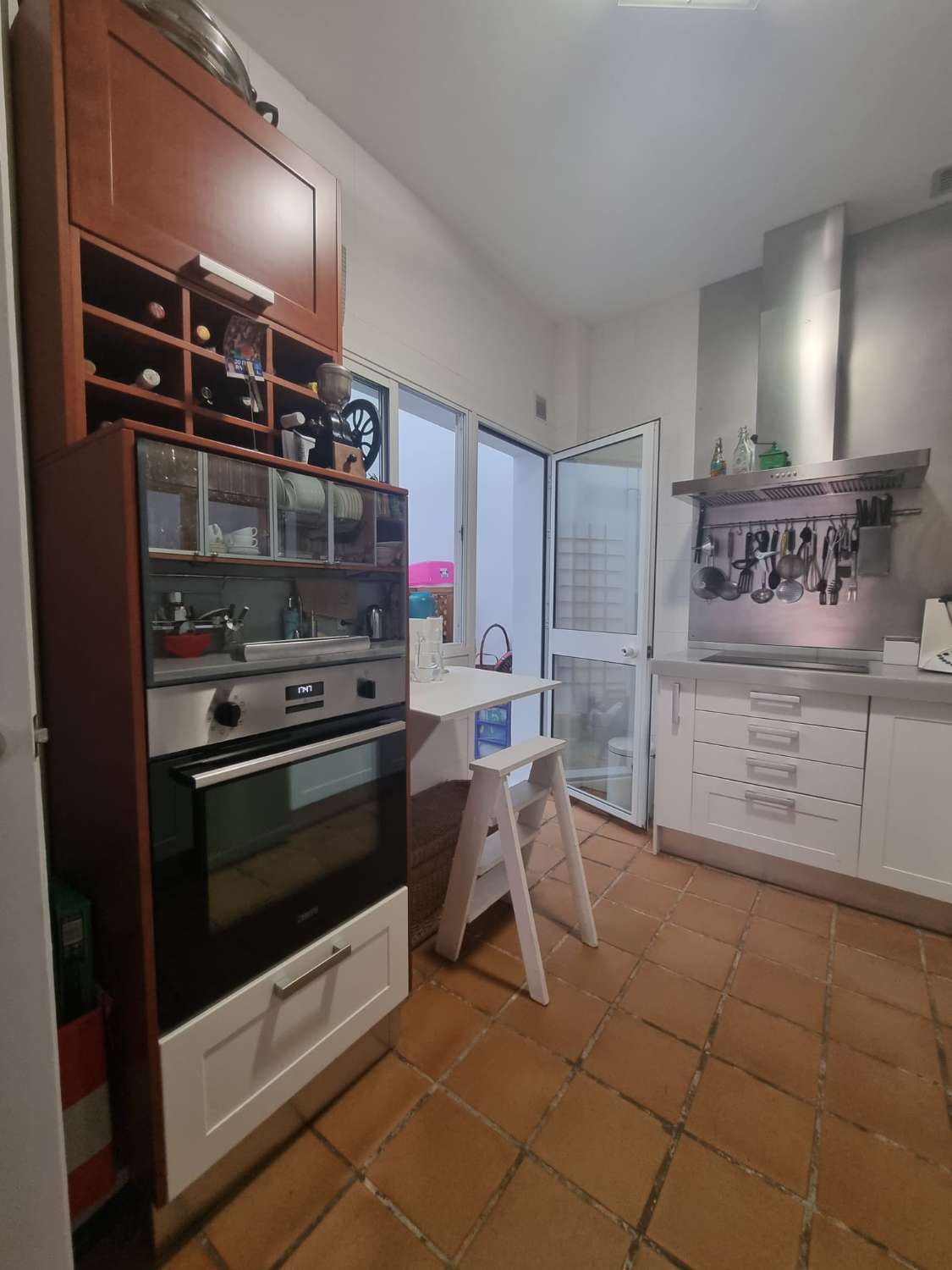 SEVILLA WIR HABEN DIESES SCHÖNE HAUS MIT DREI ETAGEN ZUM VERKAUF GESTELLT