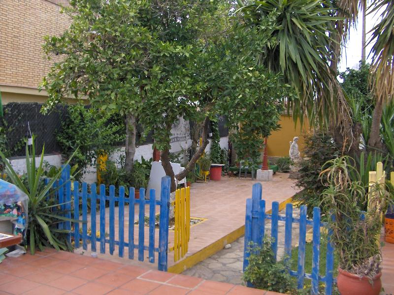 CASA INDEPENDIENTE CON PARCELA EN VENTA