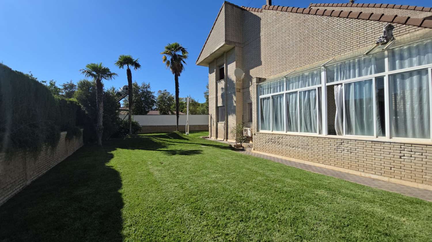 INDEPENDENT VILLA FOR SALE IN THE FULL CENTER OF JEREZ DE LA FRONTERA