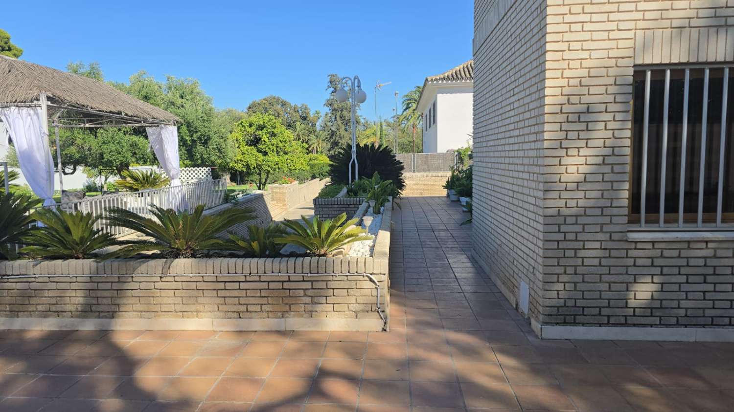 INDEPENDENT VILLA FOR SALE IN THE FULL CENTER OF JEREZ DE LA FRONTERA