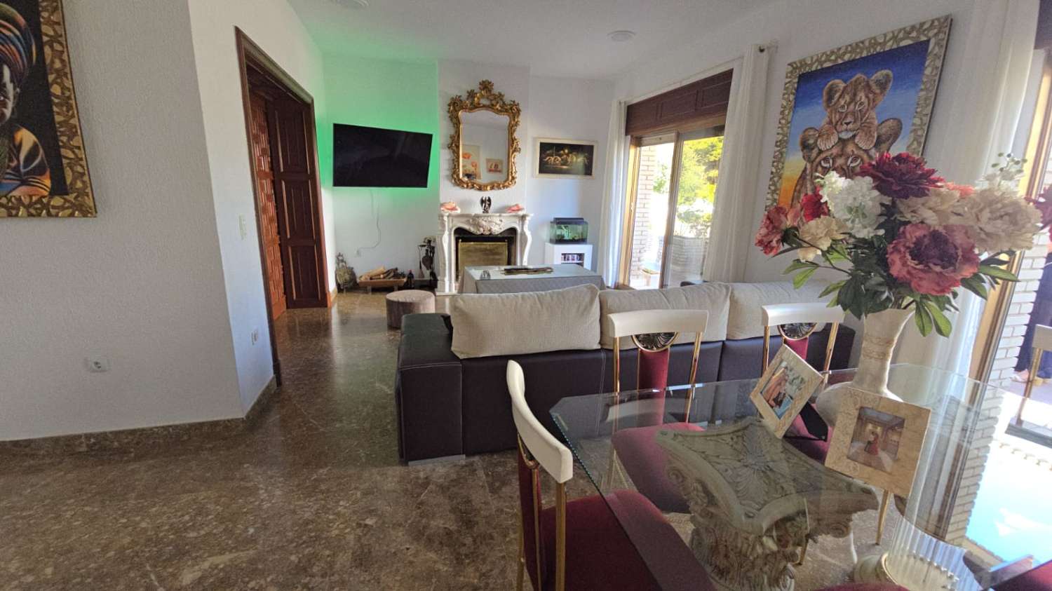 INDEPENDENT VILLA FOR SALE IN THE FULL CENTER OF JEREZ DE LA FRONTERA