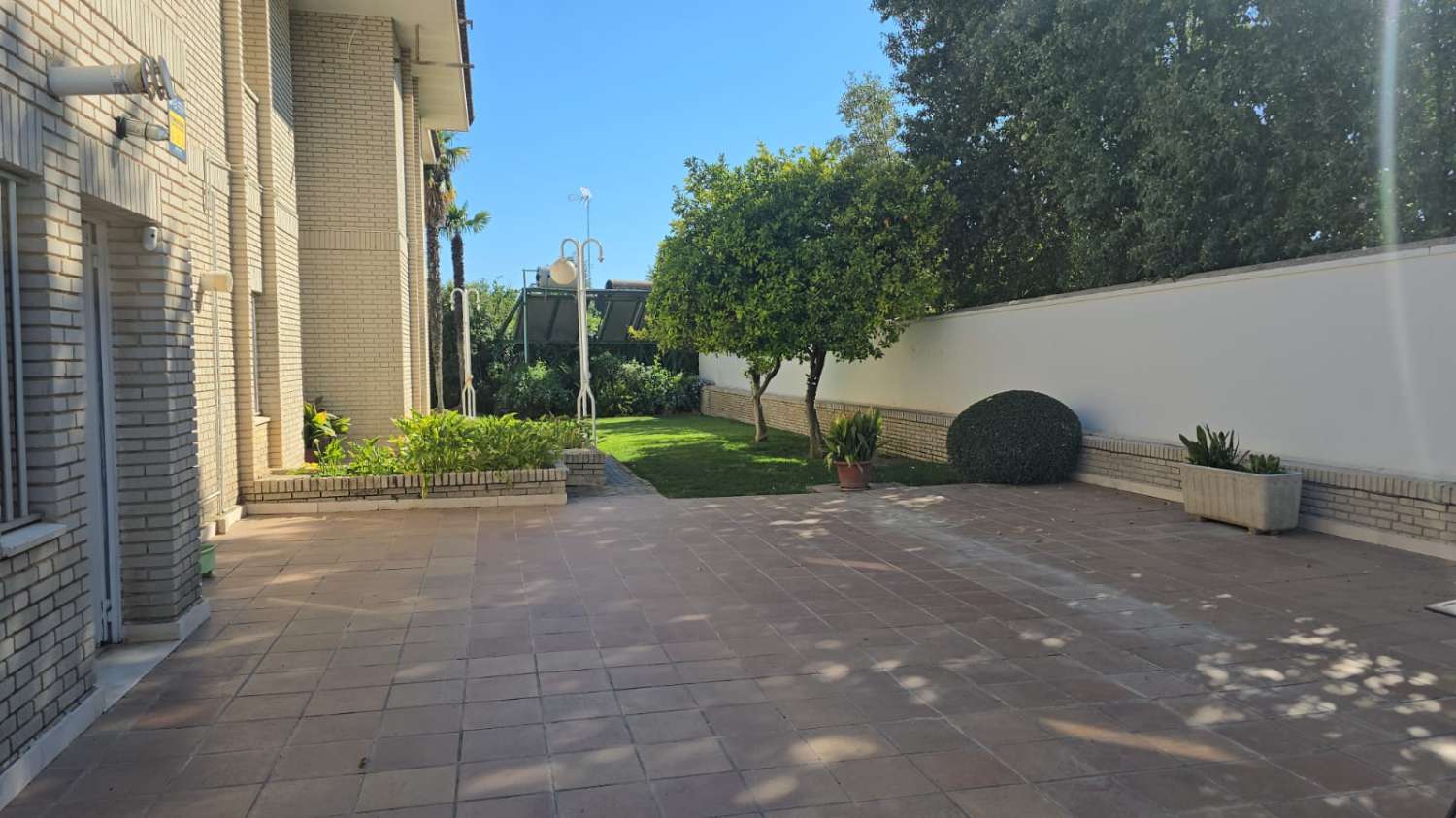 OBEROENDE VILLA TILL SALU I HELA CENTRUM AV JEREZ DE LA FRONTERA