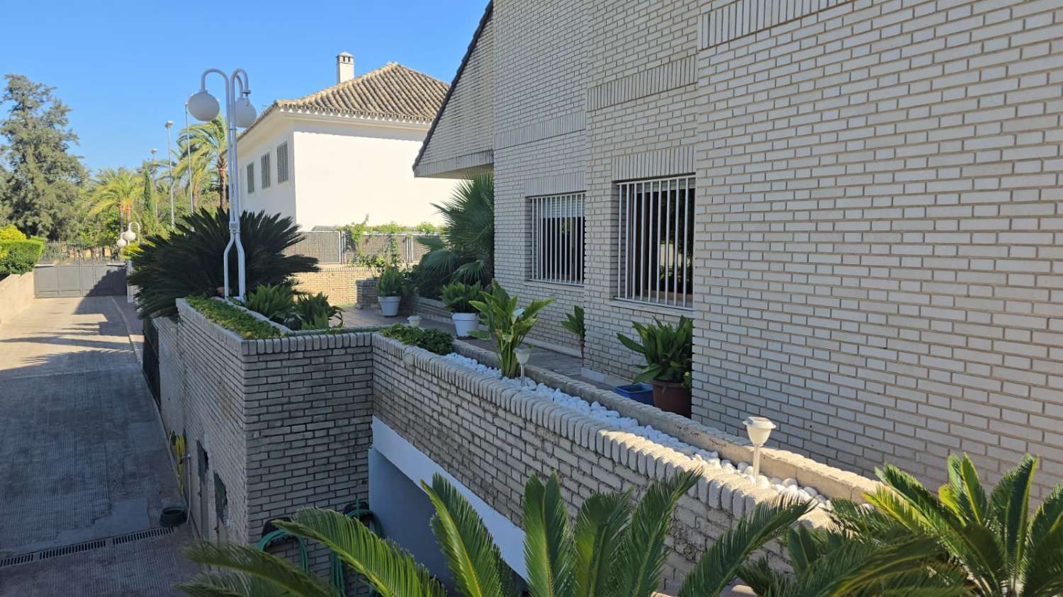 INDEPENDENT VILLA FOR SALE IN THE FULL CENTER OF JEREZ DE LA FRONTERA