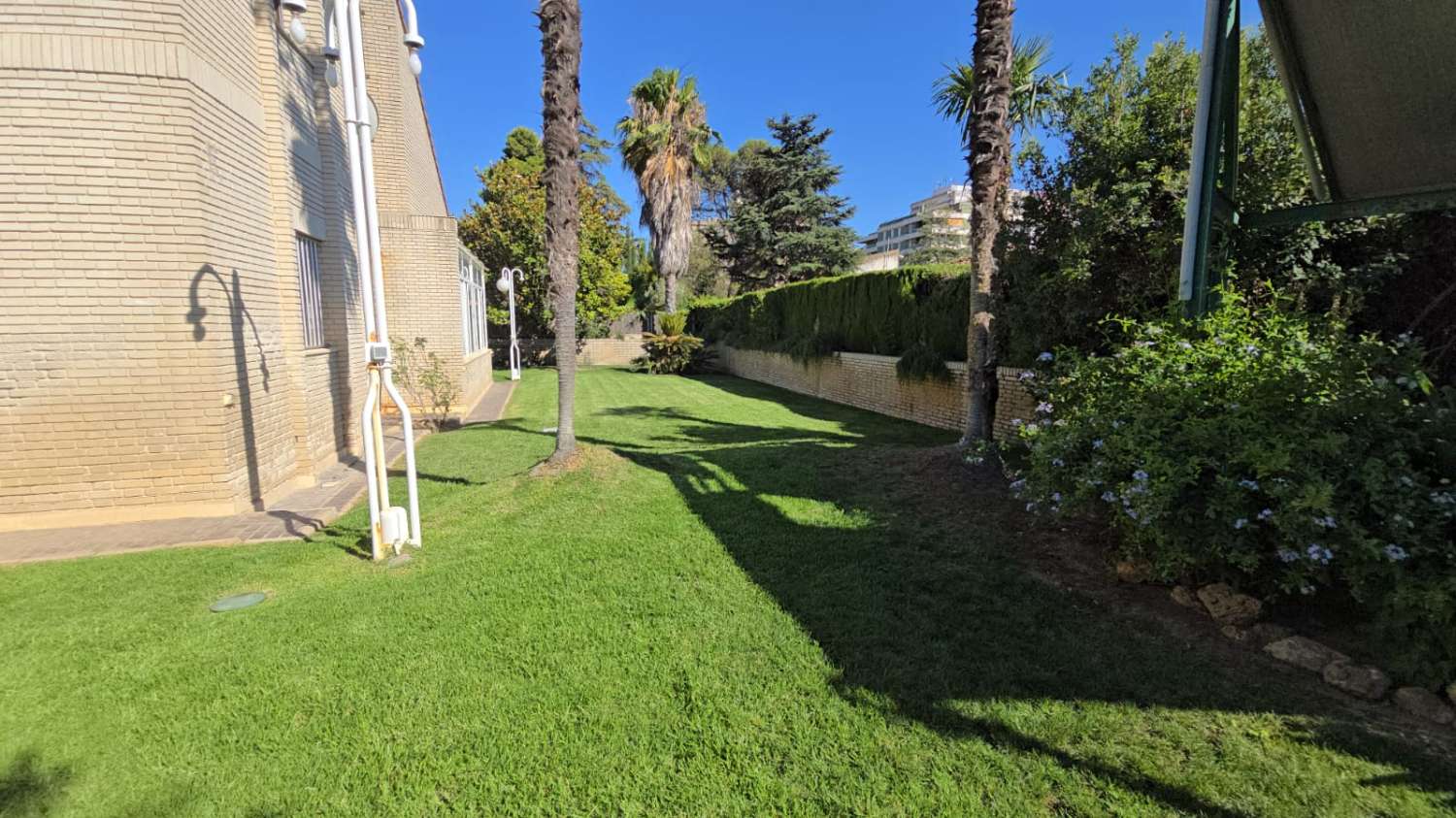 UNABHÄNGIGE VILLA ZUM VERKAUF IM GANZEN ZENTRUM VON JEREZ DE LA FRONTERA