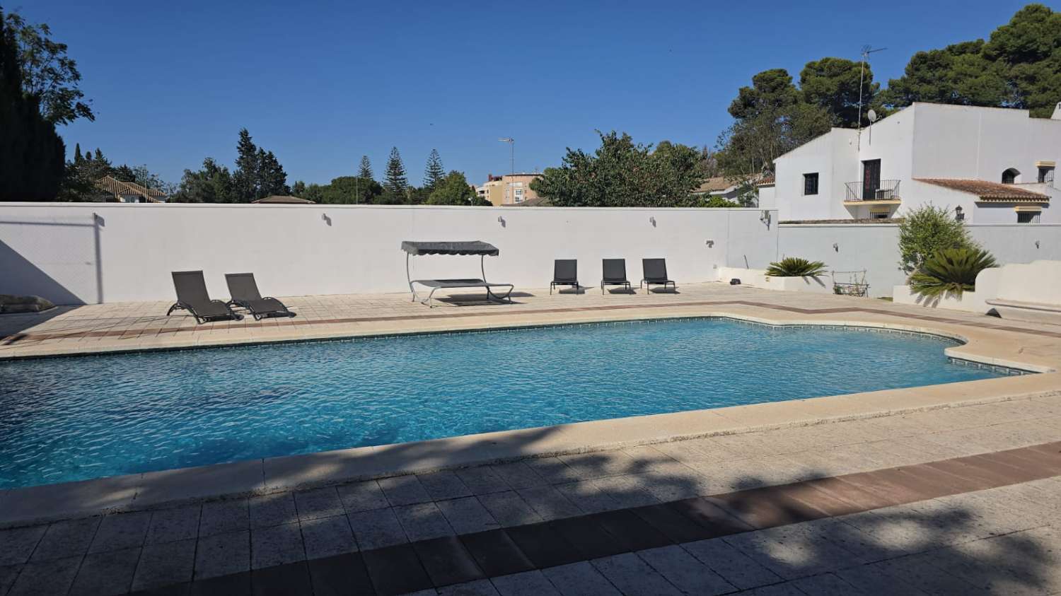 UNABHÄNGIGE VILLA ZUM VERKAUF IM GANZEN ZENTRUM VON JEREZ DE LA FRONTERA