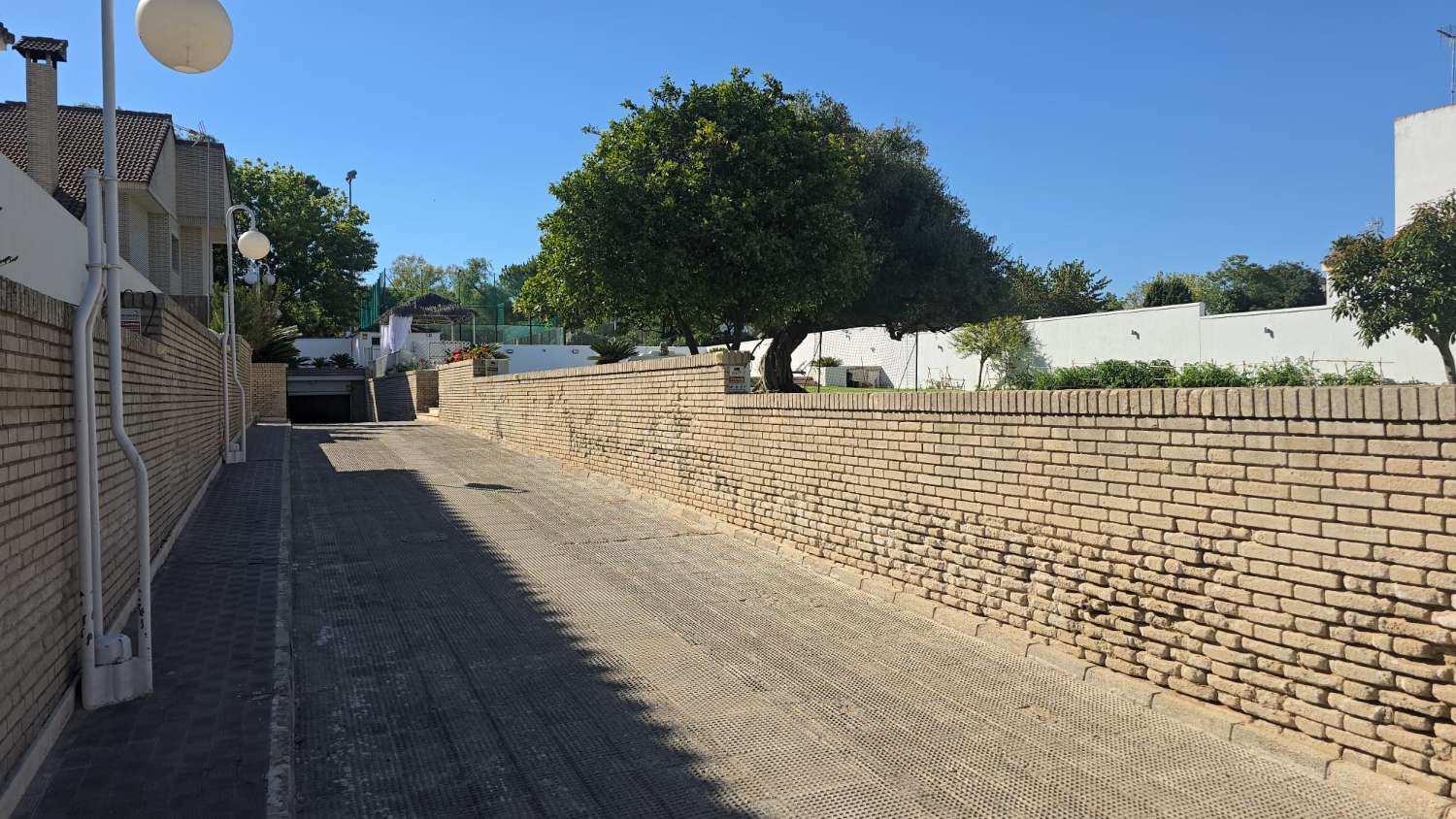 UNABHÄNGIGE VILLA ZUM VERKAUF IM GANZEN ZENTRUM VON JEREZ DE LA FRONTERA