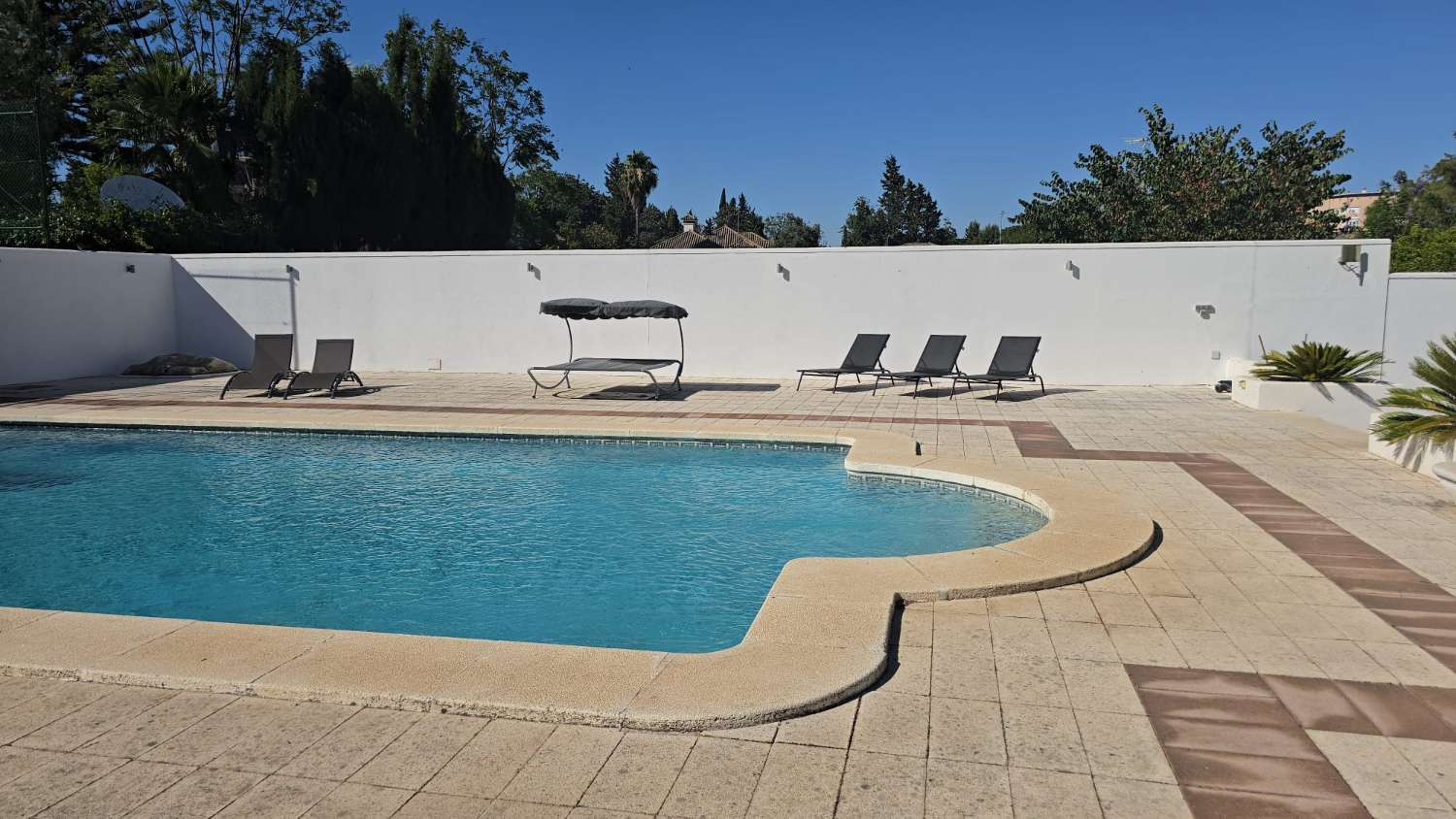 UNABHÄNGIGE VILLA ZUM VERKAUF IM GANZEN ZENTRUM VON JEREZ DE LA FRONTERA