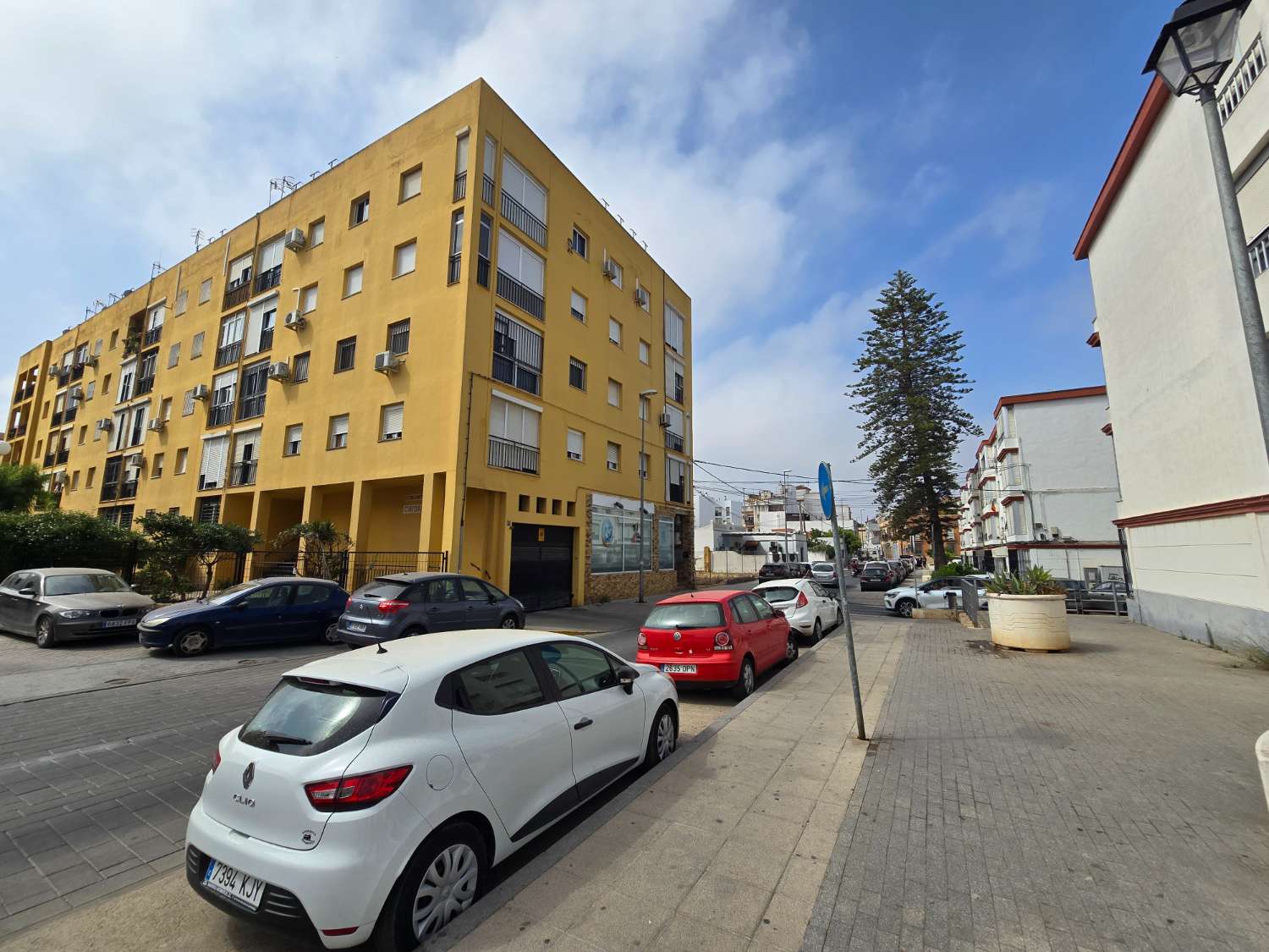 APPARTEMENT AVEC GARAGE DANS LA QUARTIER EL PINO