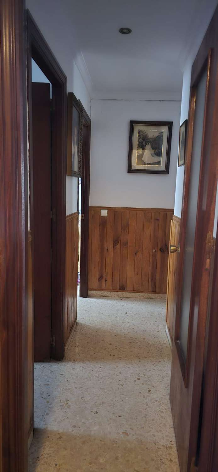 APPARTEMENT À VENDRE À QUINTO CENTENARIO.- DEUXIÈME ÉTAGE SANS ASCENSEUR