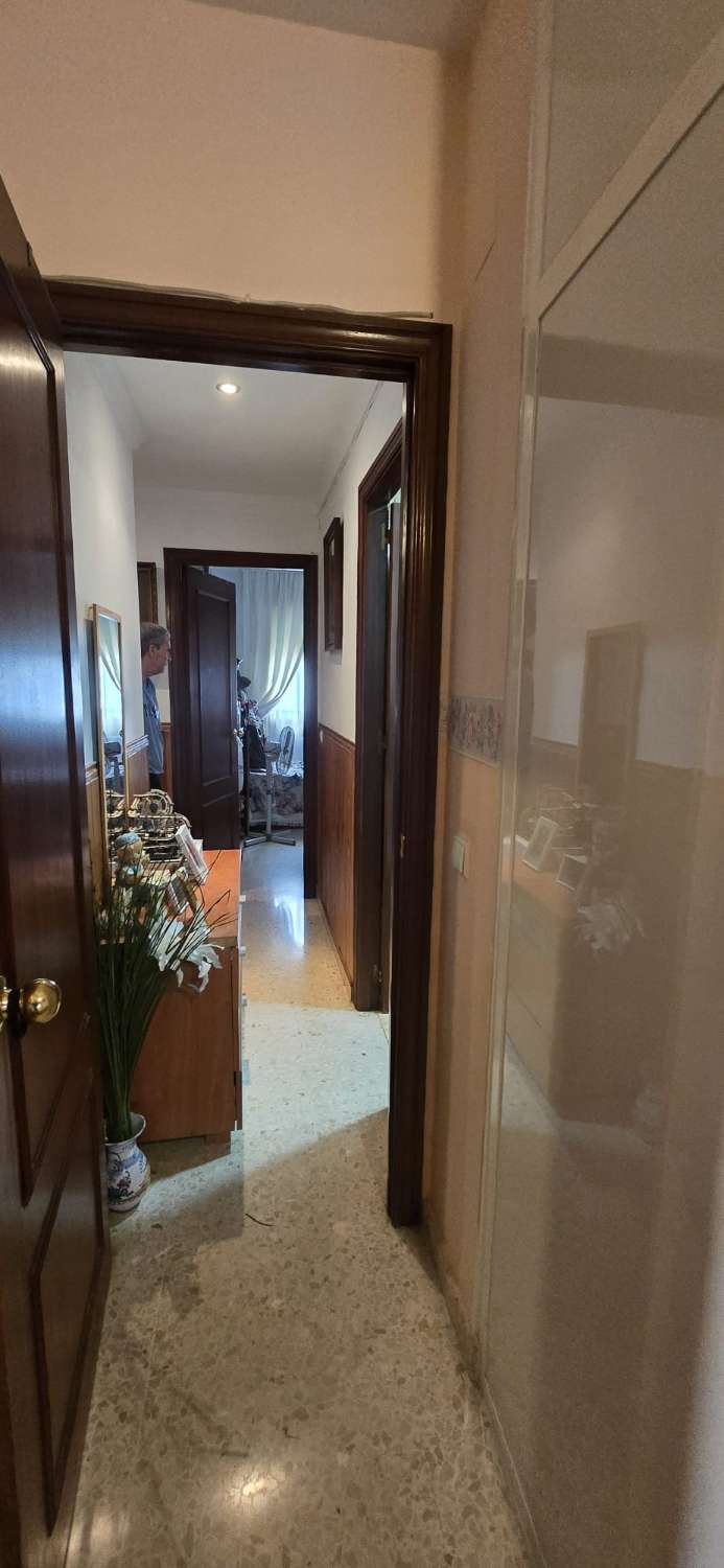 APPARTEMENT À VENDRE À QUINTO CENTENARIO.- DEUXIÈME ÉTAGE SANS ASCENSEUR