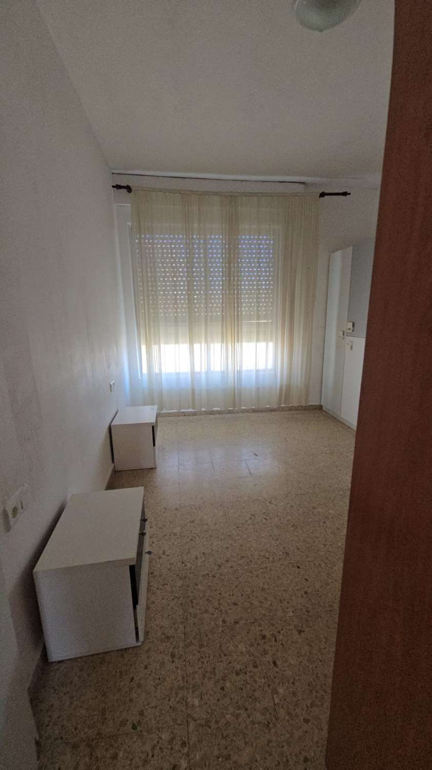 APPARTEMENT TE KOOP ALGECIRAS