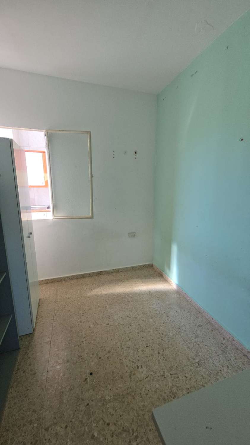 APPARTEMENT TE KOOP ALGECIRAS