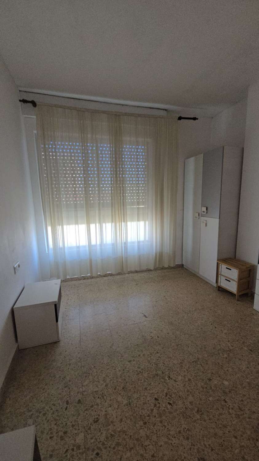 APPARTEMENT TE KOOP ALGECIRAS