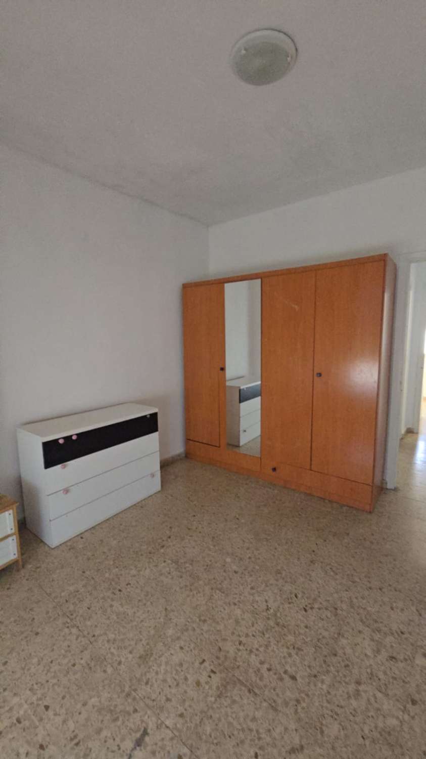 APPARTEMENT TE KOOP ALGECIRAS