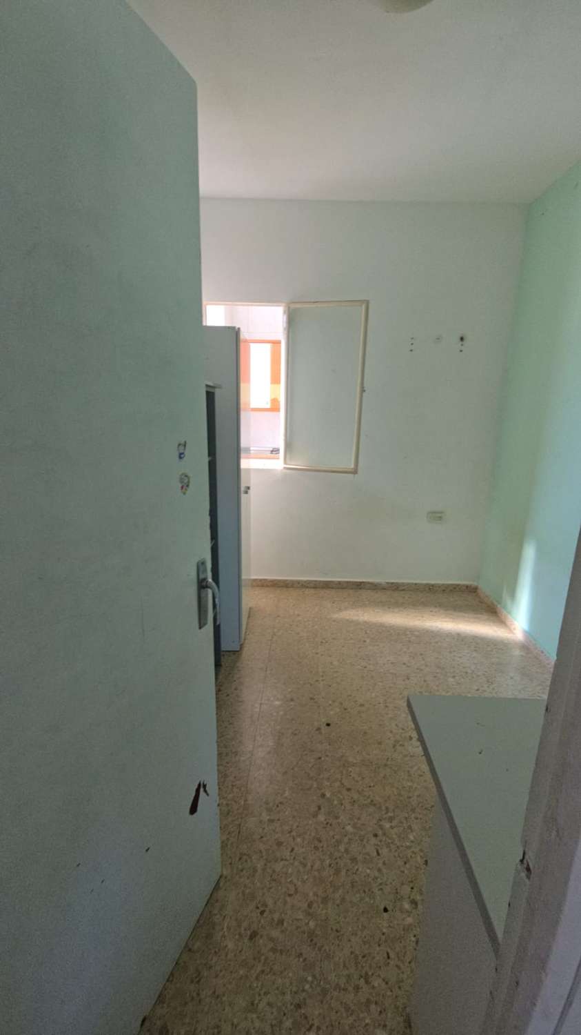 APPARTEMENT TE KOOP ALGECIRAS