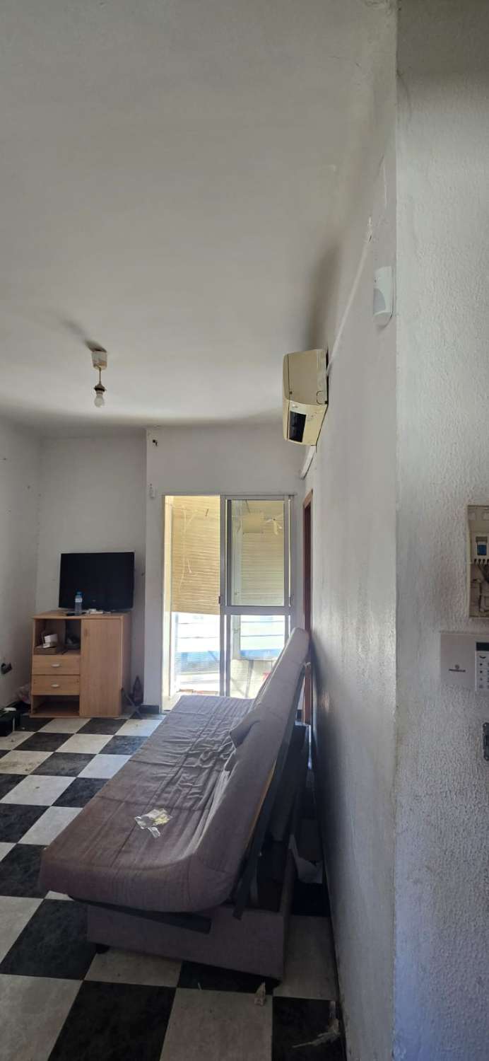 APPARTEMENT À RENOVER COMPLÈTEMENT