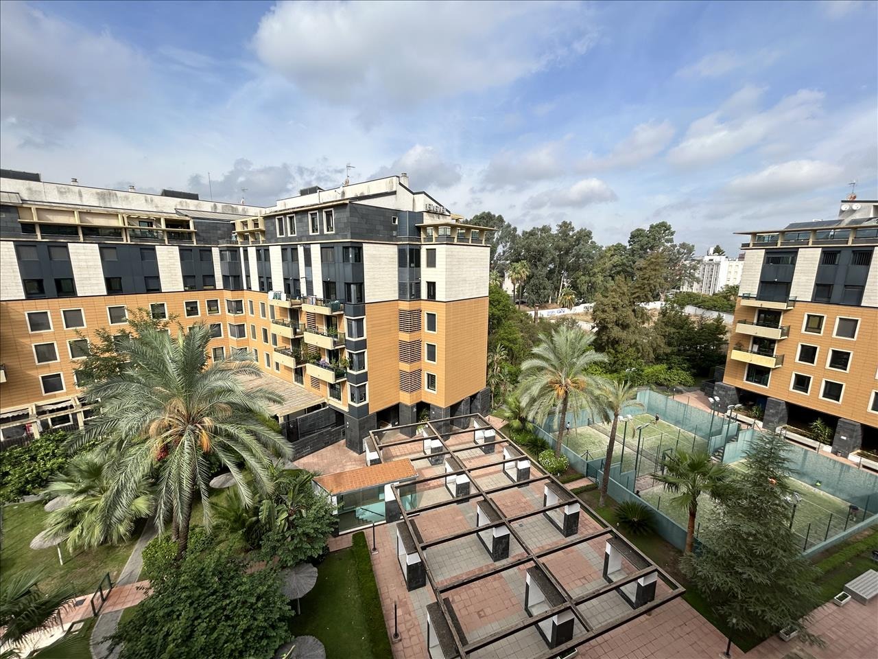 LUXURY APARTMENT FOR SALE - SEVILLA BAMI