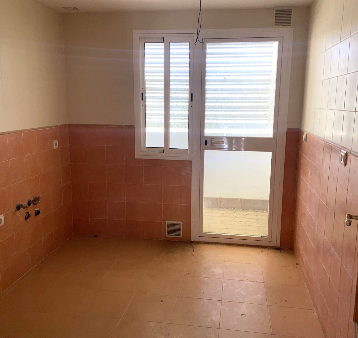 PISO EN VENTA EN RESIDENCIAL LOS ARCOS