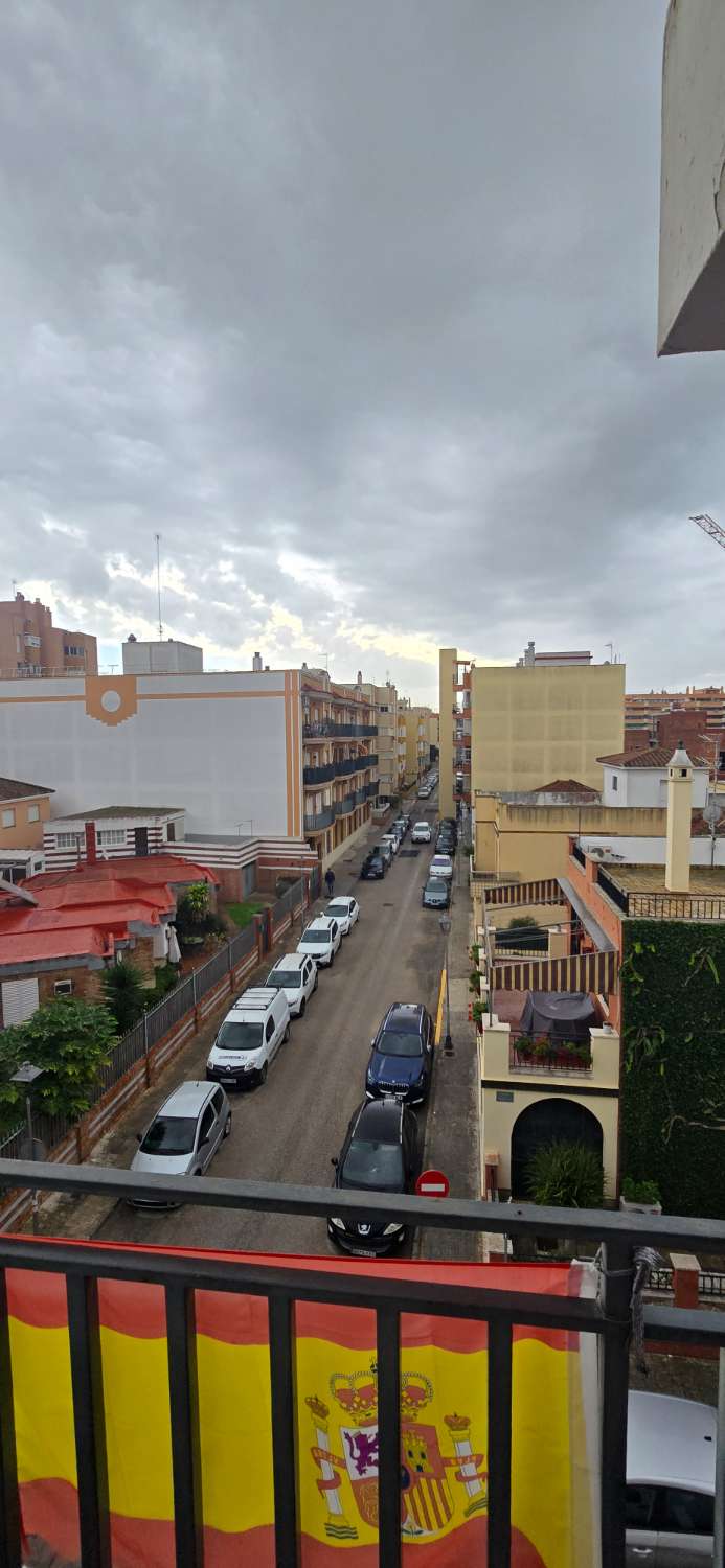 PISO PARA REFORMAR CERCANO PLAYA DE LA CALZADA