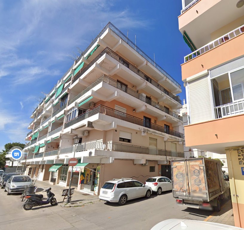 APARTMENT TO BE RENOVATED NEAR LA CALZADA BEACH