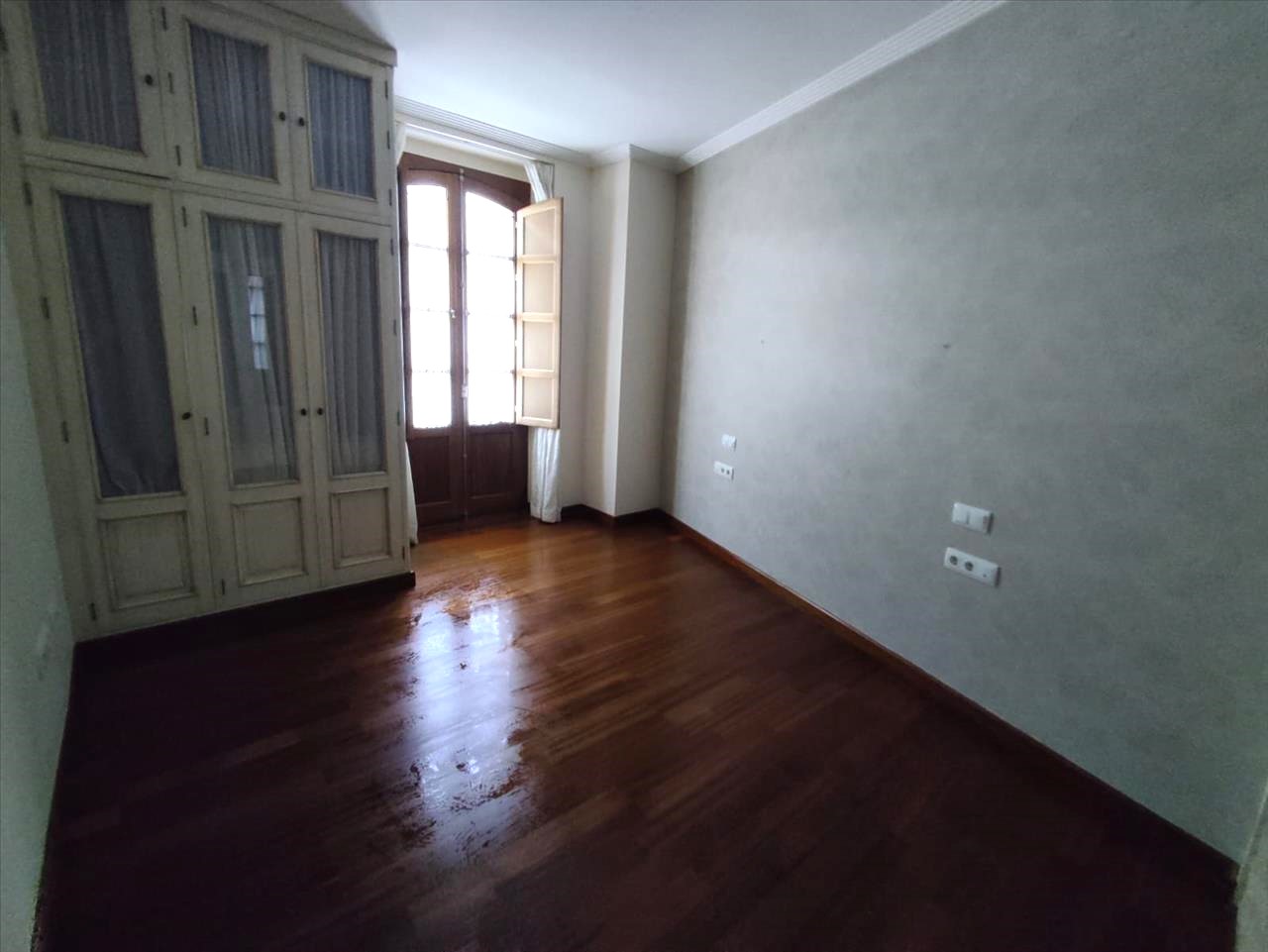 BEAUTIFUL AND SPACIOUS APARTMENT FOR SALE IN THE CENTER