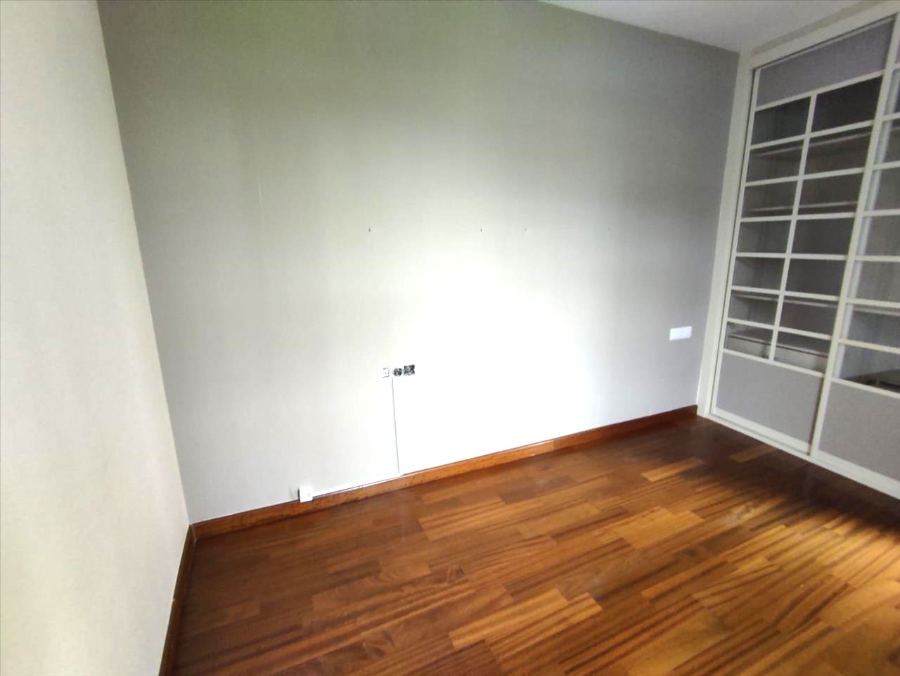 BEAUTIFUL AND SPACIOUS APARTMENT FOR SALE IN THE CENTER