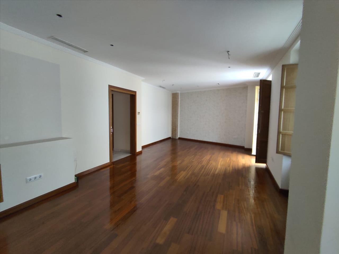 BEAUTIFUL AND SPACIOUS APARTMENT FOR SALE IN THE CENTER