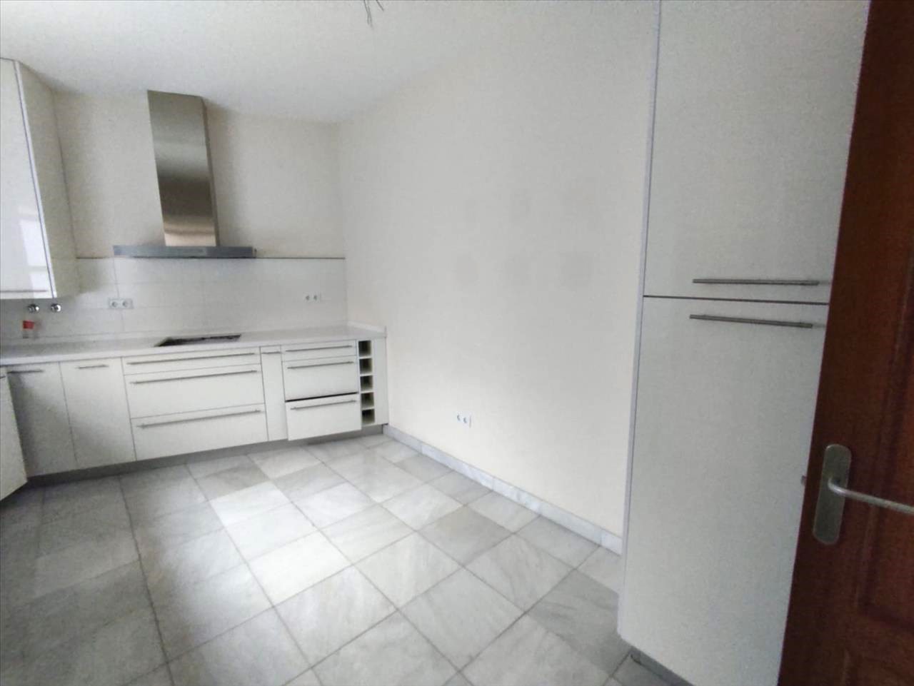 BEAUTIFUL AND SPACIOUS APARTMENT FOR SALE IN THE CENTER