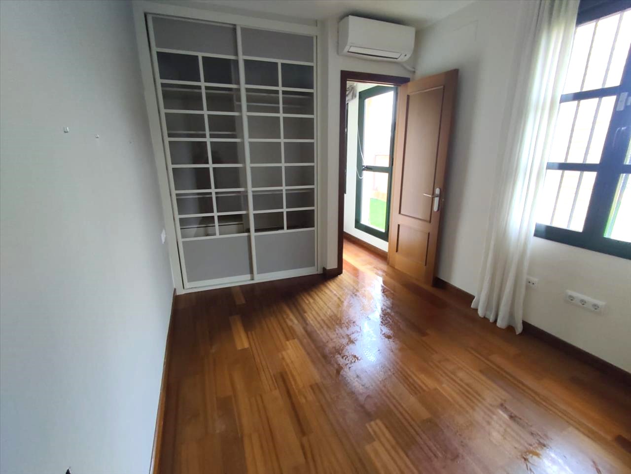 BEAUTIFUL AND SPACIOUS APARTMENT FOR SALE IN THE CENTER