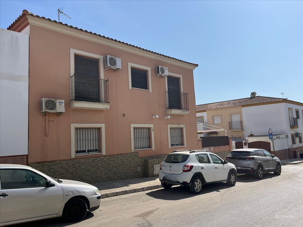 CASA ADOSADA EN VENTA LEBRIJA