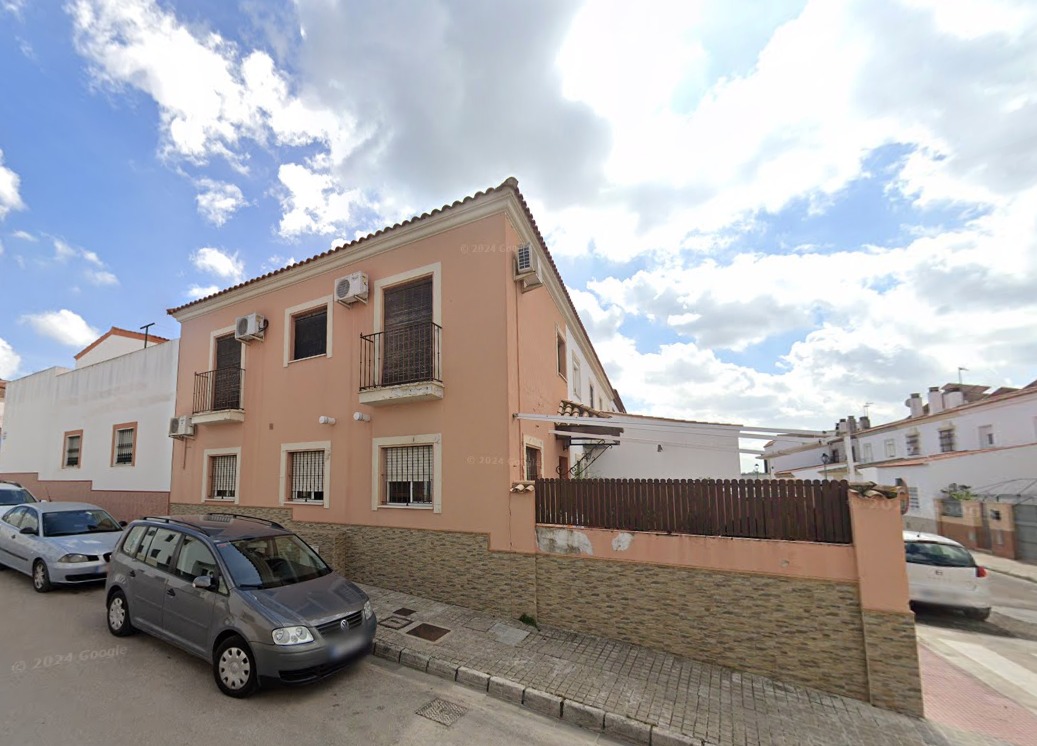 CASA ADOSADA EN VENTA LEBRIJA